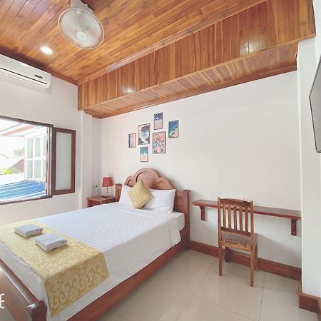 Elephant Boutique Hotel Луанґпхабанґ Екстер'єр фото